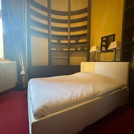 Camping Et Hotel Chateau Du Haget Montesquiou 外观 照片