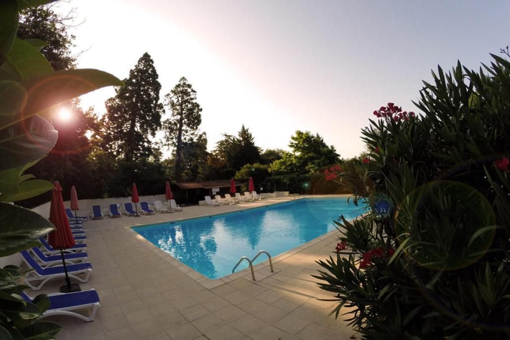 Camping Et Hotel Chateau Du Haget Montesquiou 外观 照片